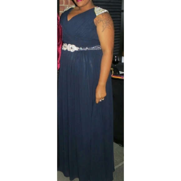 🎉2X HP🎊 Vintage Embellished Gown - Picture 3 of 10